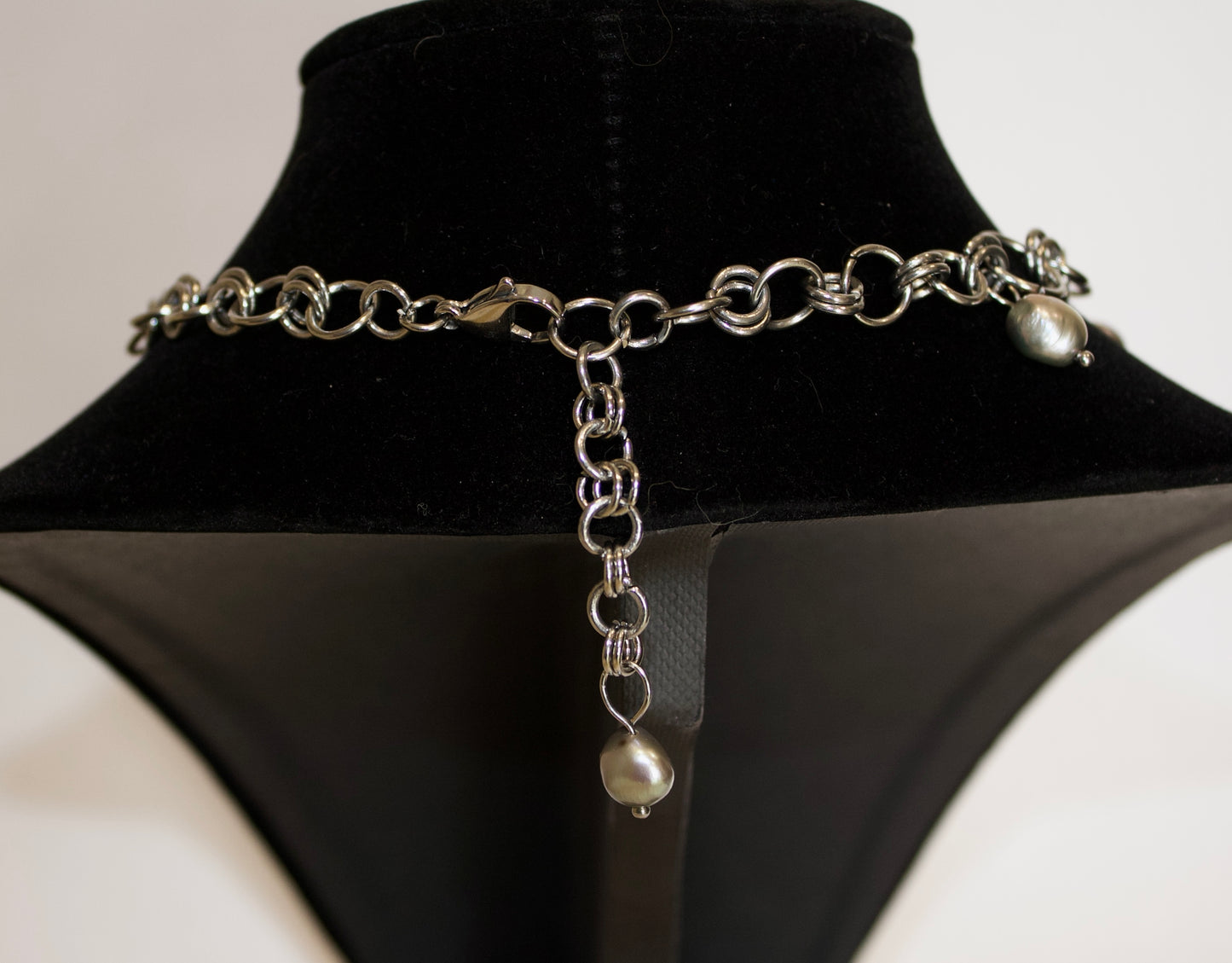 chainmail pearl necklace